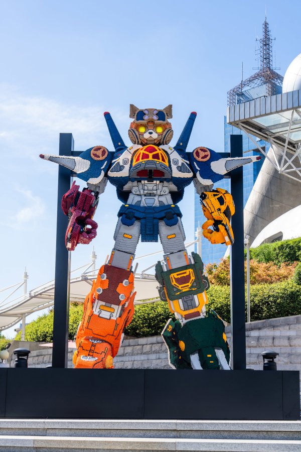 广州配资网 凌晨四五点，五月天歌迷赶到东方明珠塔下排队，就是为了……